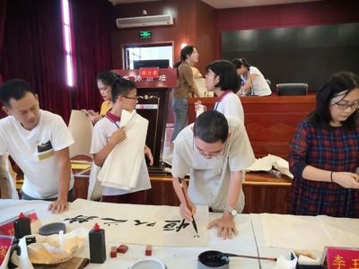 海南文艺网 连接艺术与大众的专业创作服务平台