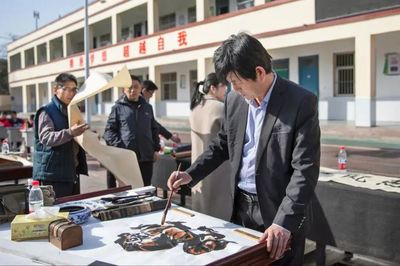 学雷锋 我行动 文艺志愿服务进万家活动走进轵城实验小学