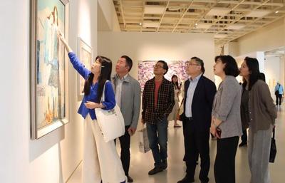 文艺之花开遍闵行，百花齐放共绘新时代——第十二届“百花齐放新时代”系列文化活动暨第十届“绚丽闵行”优秀美术作品展盛大启幕